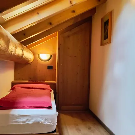 Pizabela Mansarde Apartment